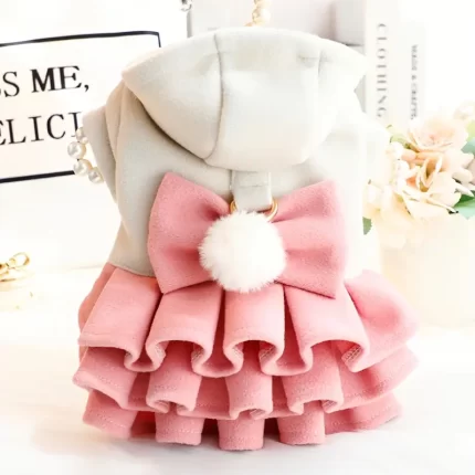 Abrigo con gancho y capucha super abrigadito!!!Para que tu mascota sea unica. Talles M