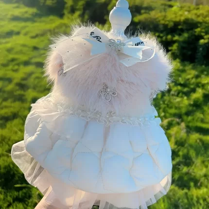 Abrigo top p/mascotas pequeñas c/flores de strass y cuello de conejo rosa.Talle L