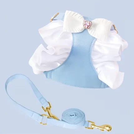 Delicado arnes c/volado de raso y detalle moñito c/correa. Talle S y M