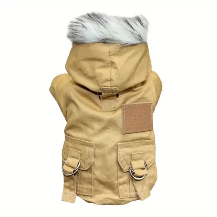 Chaqueta impermeable c/capucha .Interior corderito. Talle XL